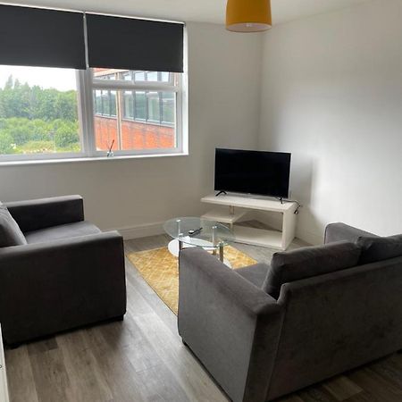 #0611 Two Bedroom Serviced Apartment - Free Parking Derby Exteriér fotografie