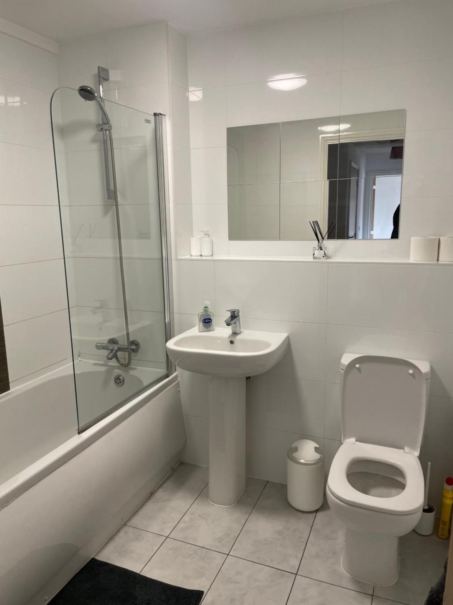 #0611 Two Bedroom Serviced Apartment - Free Parking Derby Exteriér fotografie